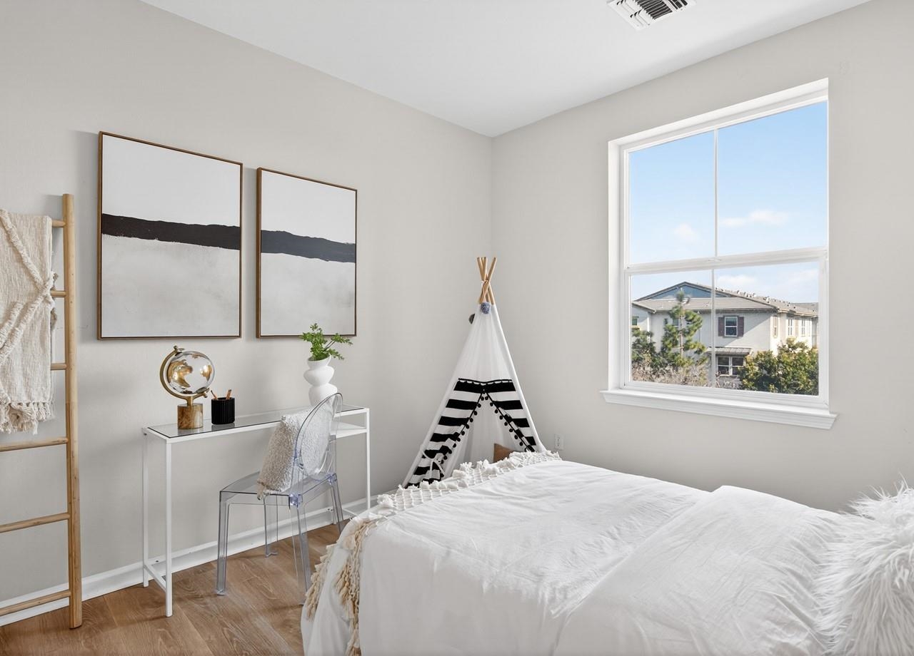 3240 Maguire Way # 318