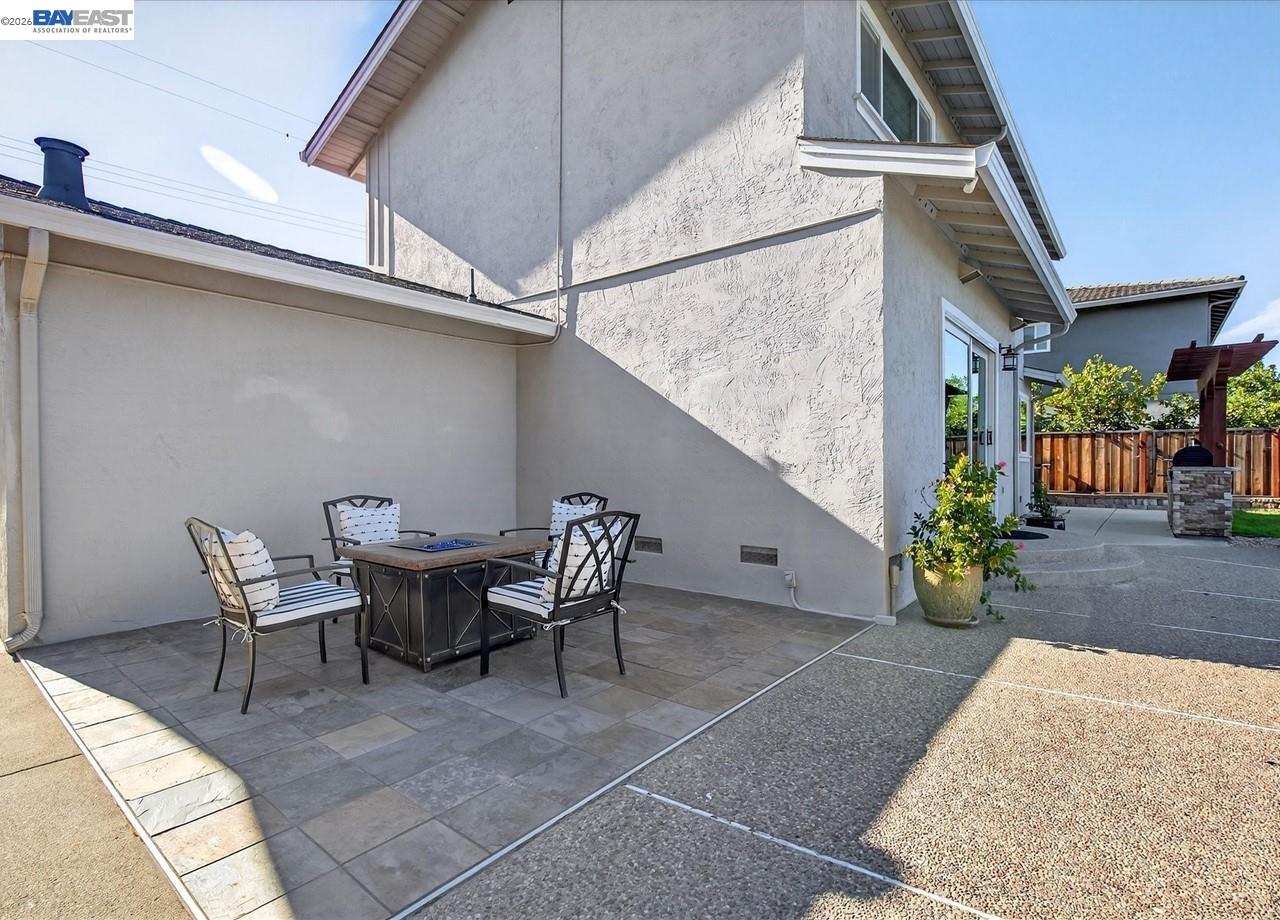 11495 Silvergate Dr