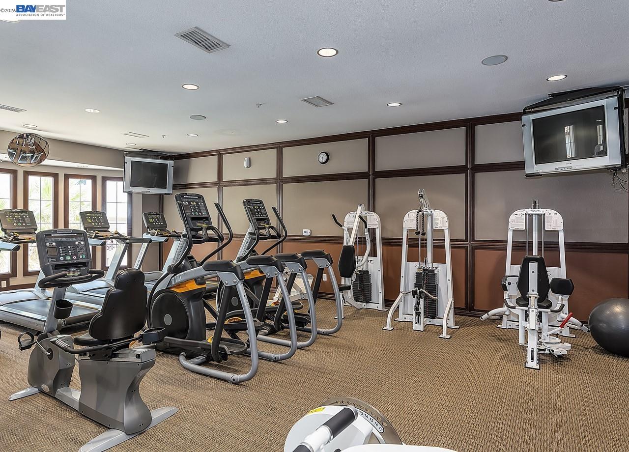 3240 Maguire Way # 318