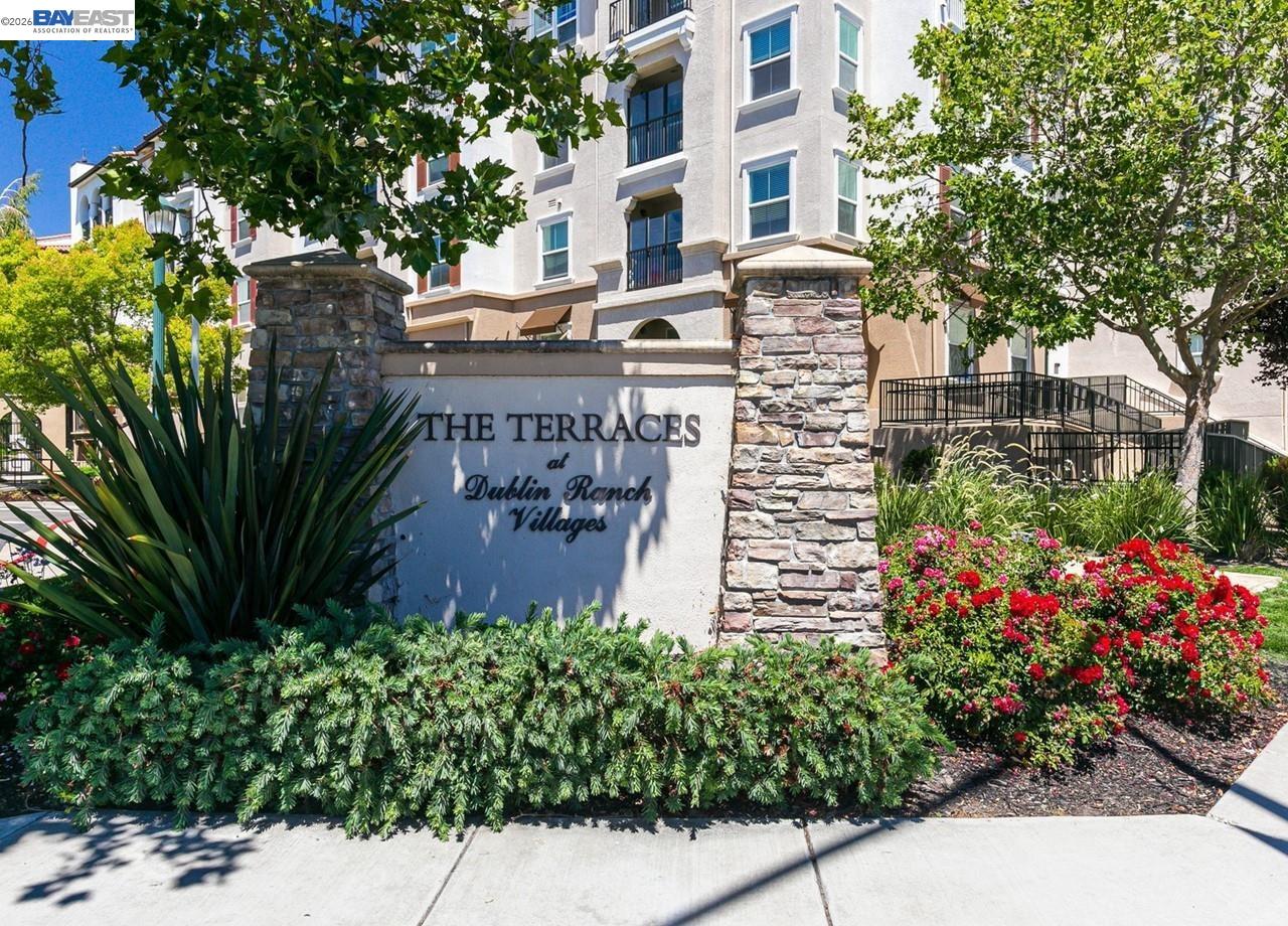 3240 Maguire Way # 318
