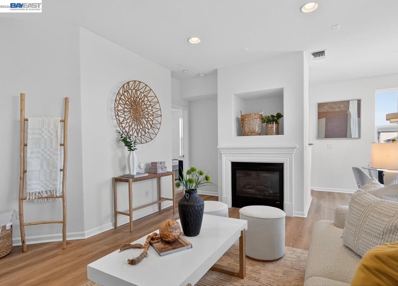 3240 Maguire Way # 318