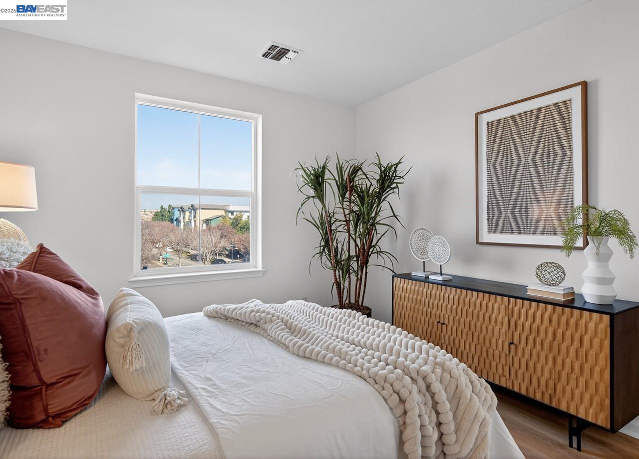 3240 Maguire Way # 318