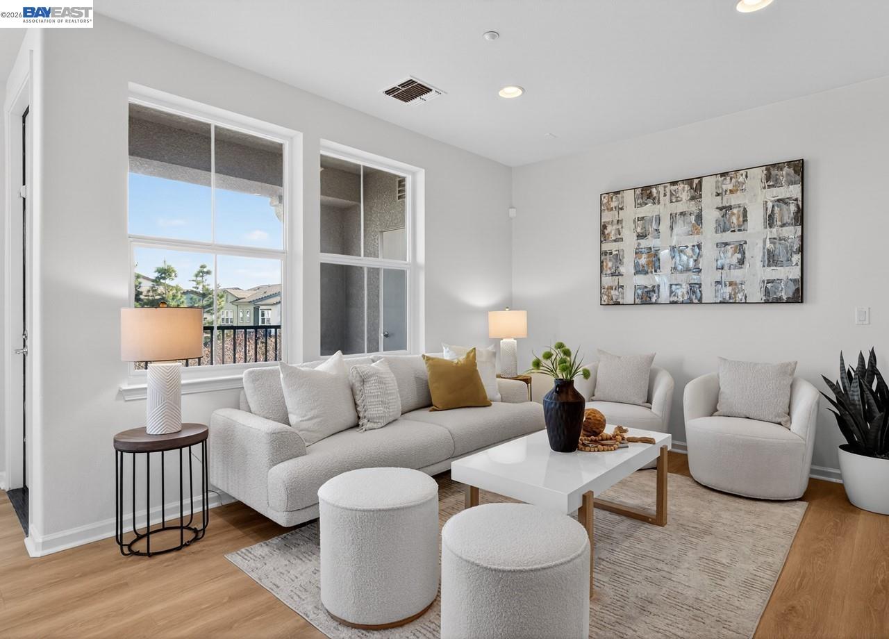 3240 Maguire Way # 318