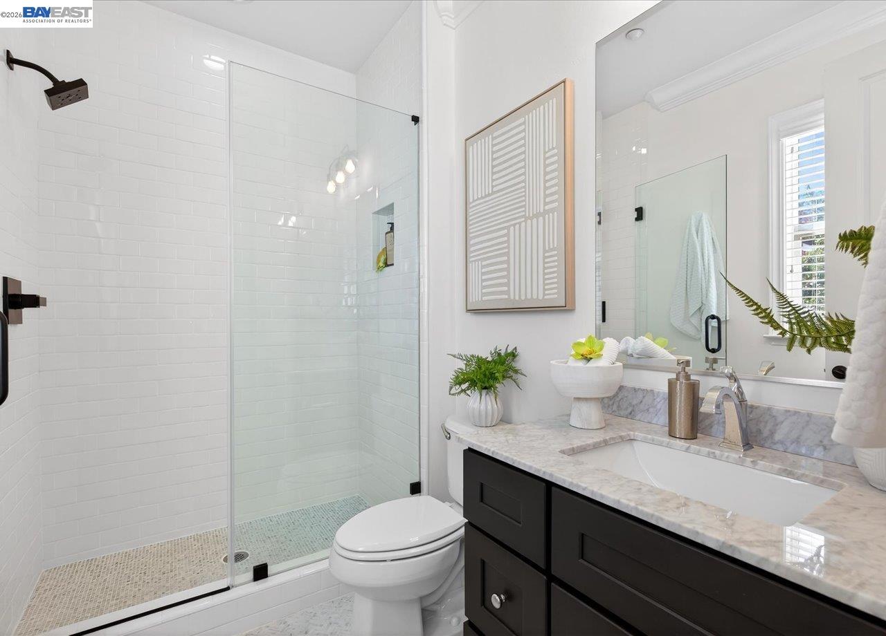 130 Tamarind Ln