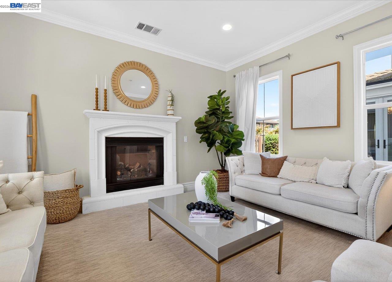 130 Tamarind Ln