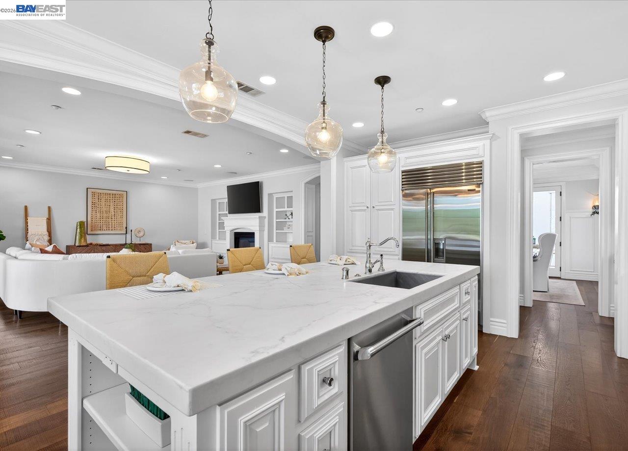 130 Tamarind Ln