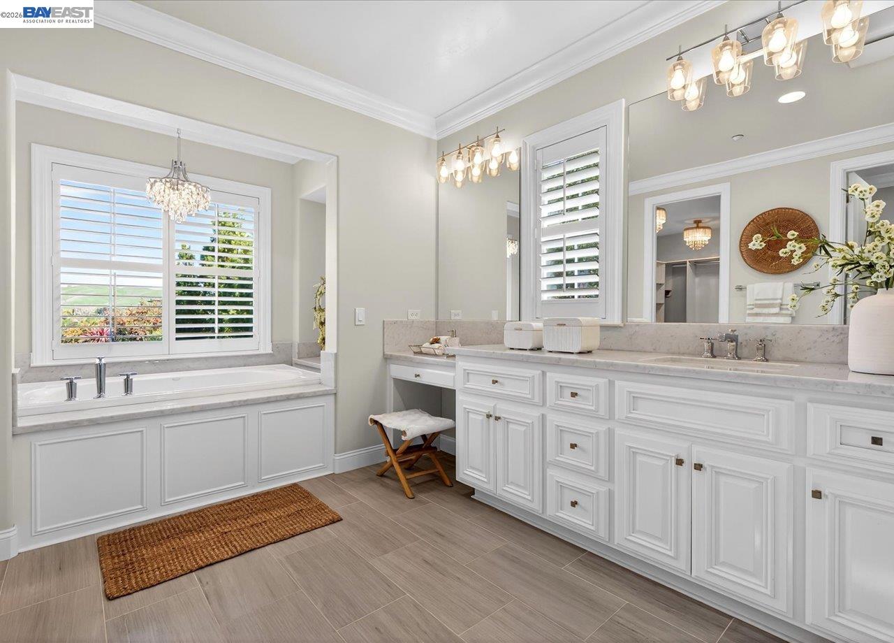 130 Tamarind Ln