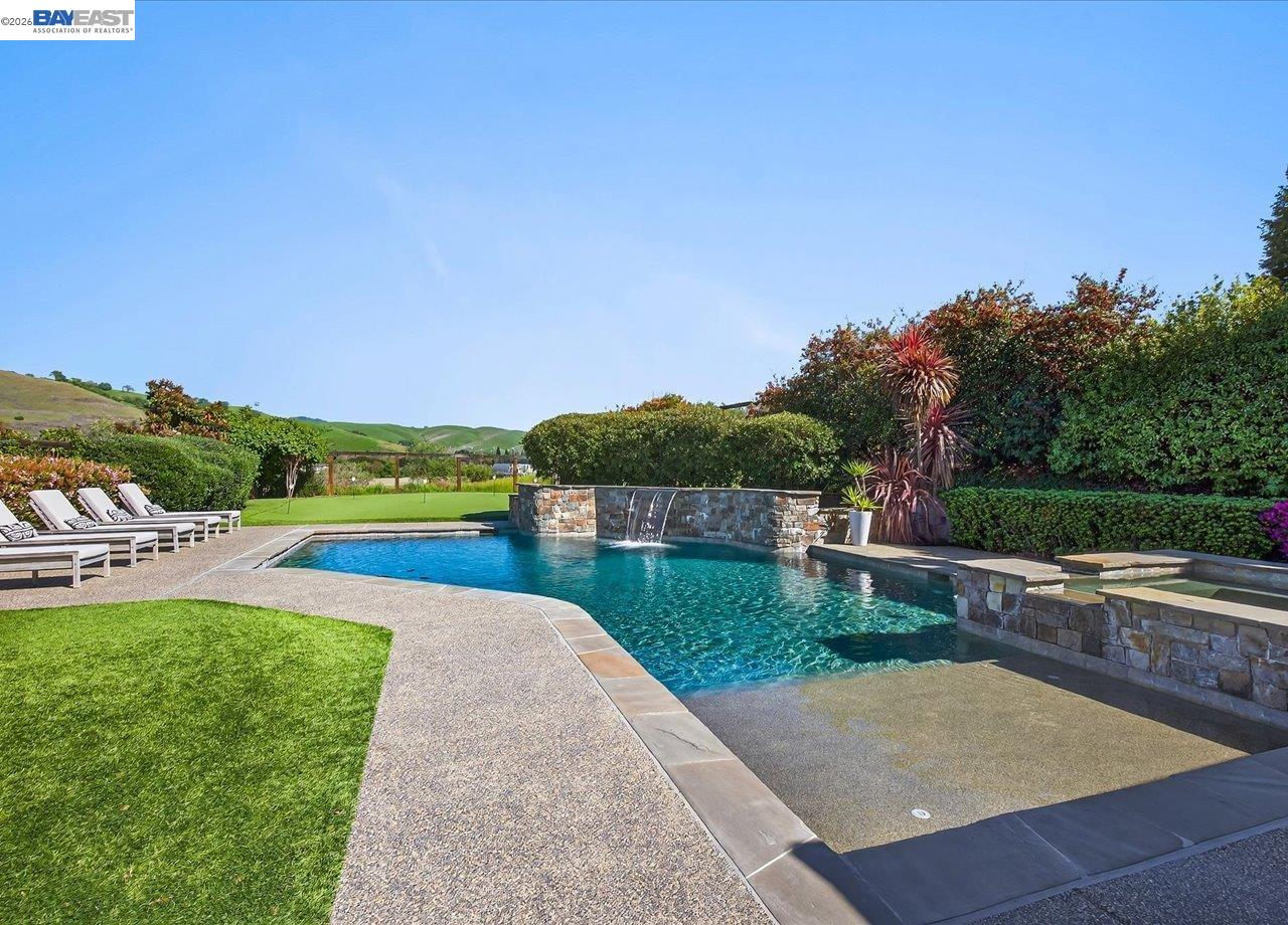 130 Tamarind Ln