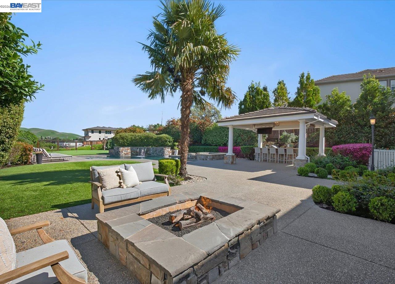 130 Tamarind Ln