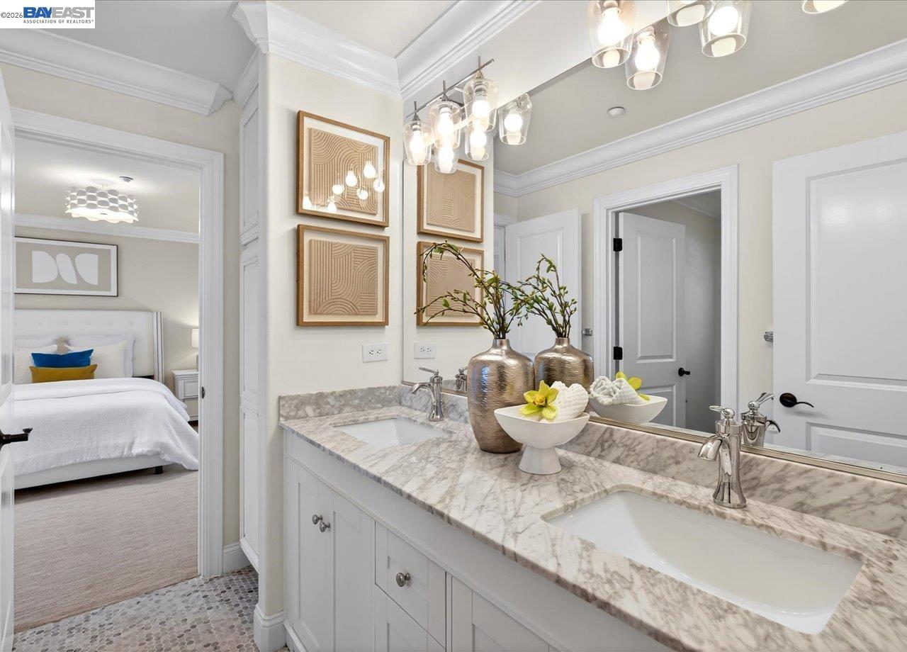 130 Tamarind Ln