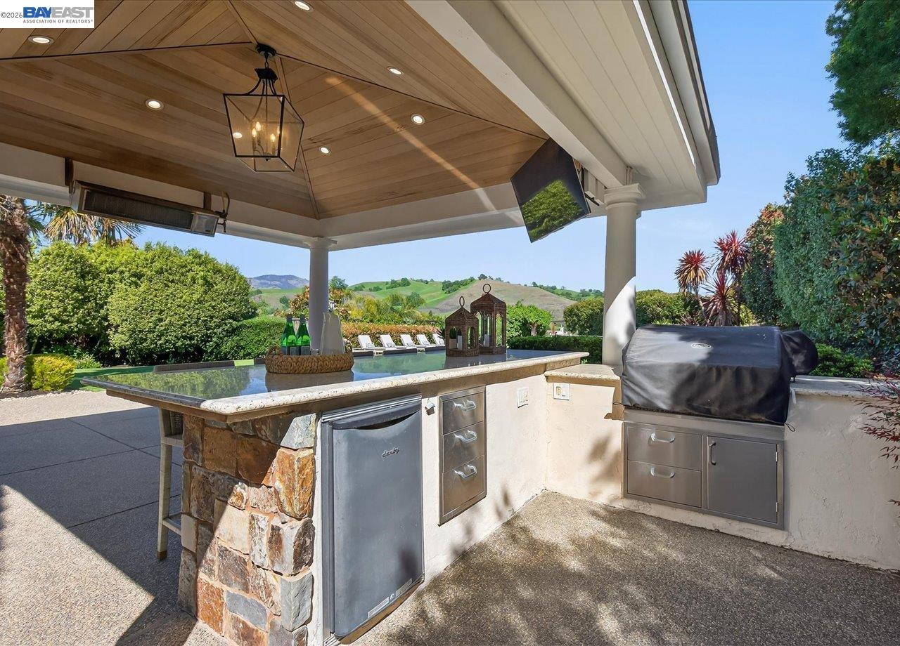 130 Tamarind Ln