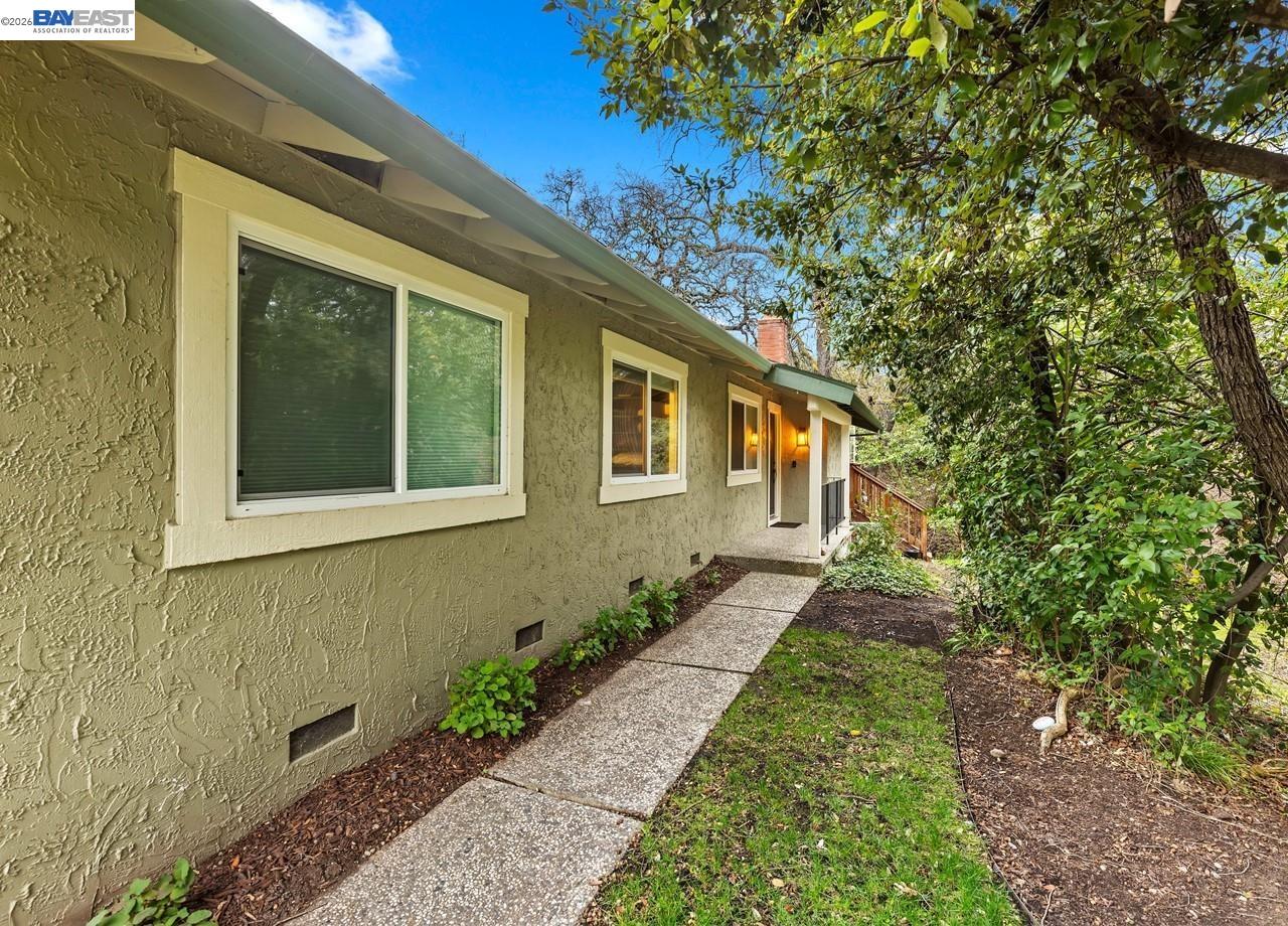 2103 Dapplegray Ln