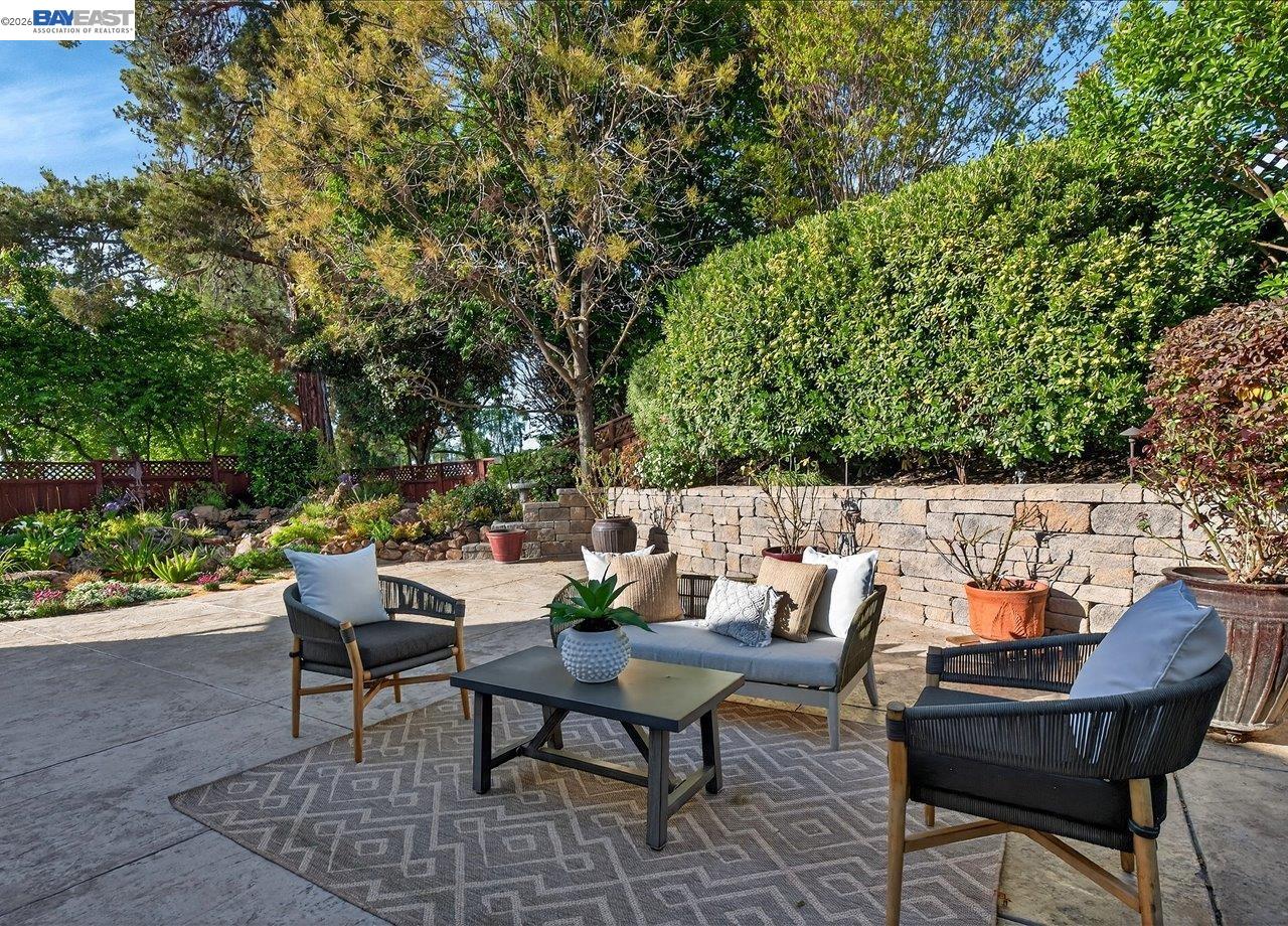 147 Winged Foot Pl