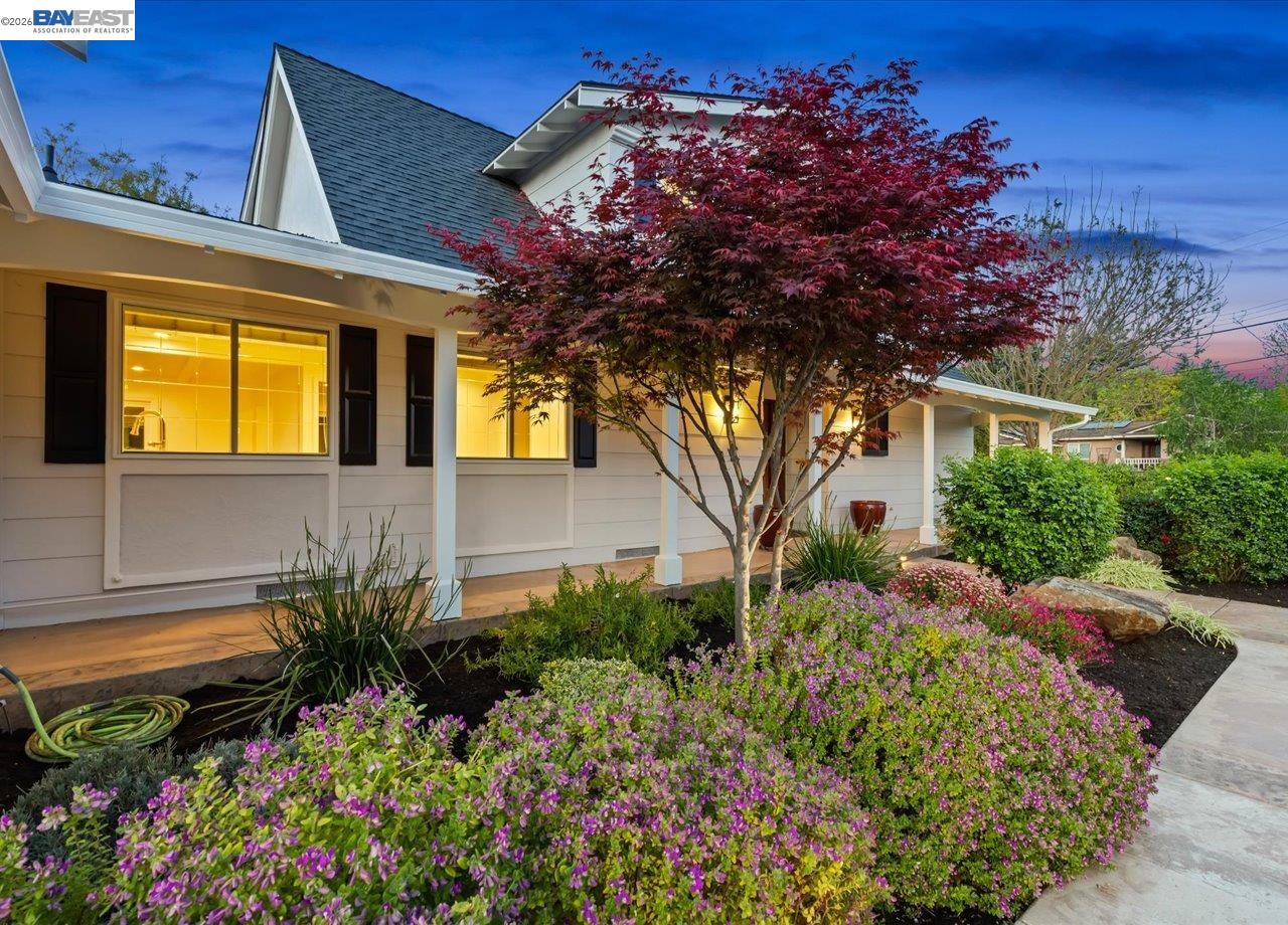 147 Winged Foot Pl