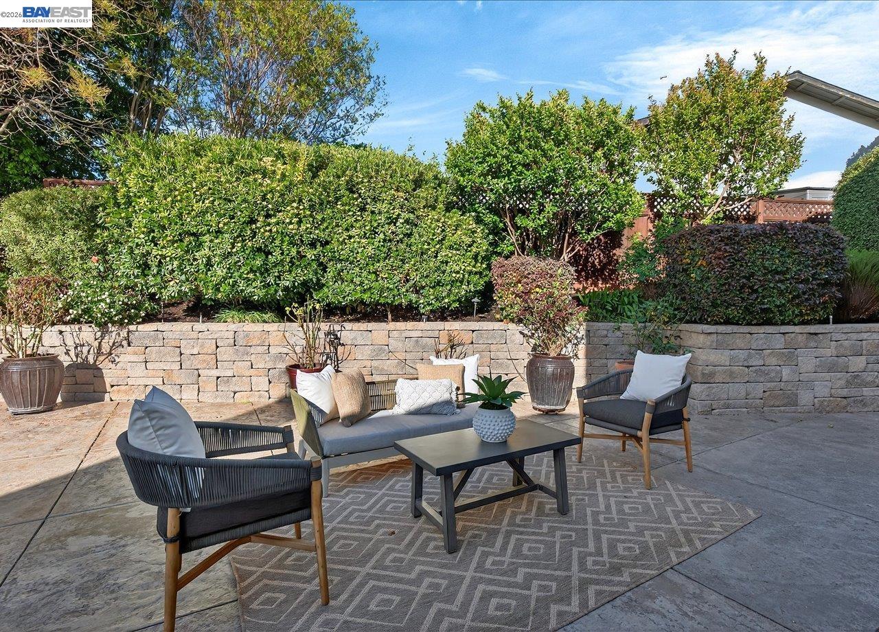147 Winged Foot Pl