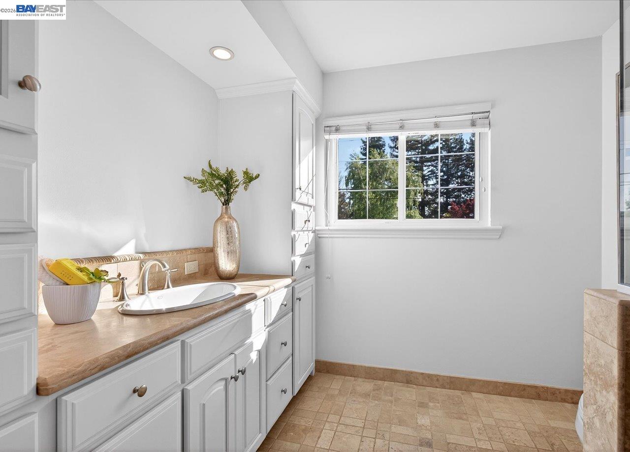 147 Winged Foot Pl