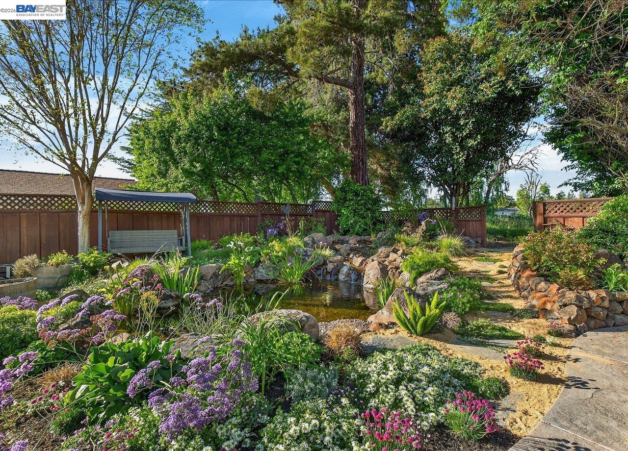 147 Winged Foot Pl