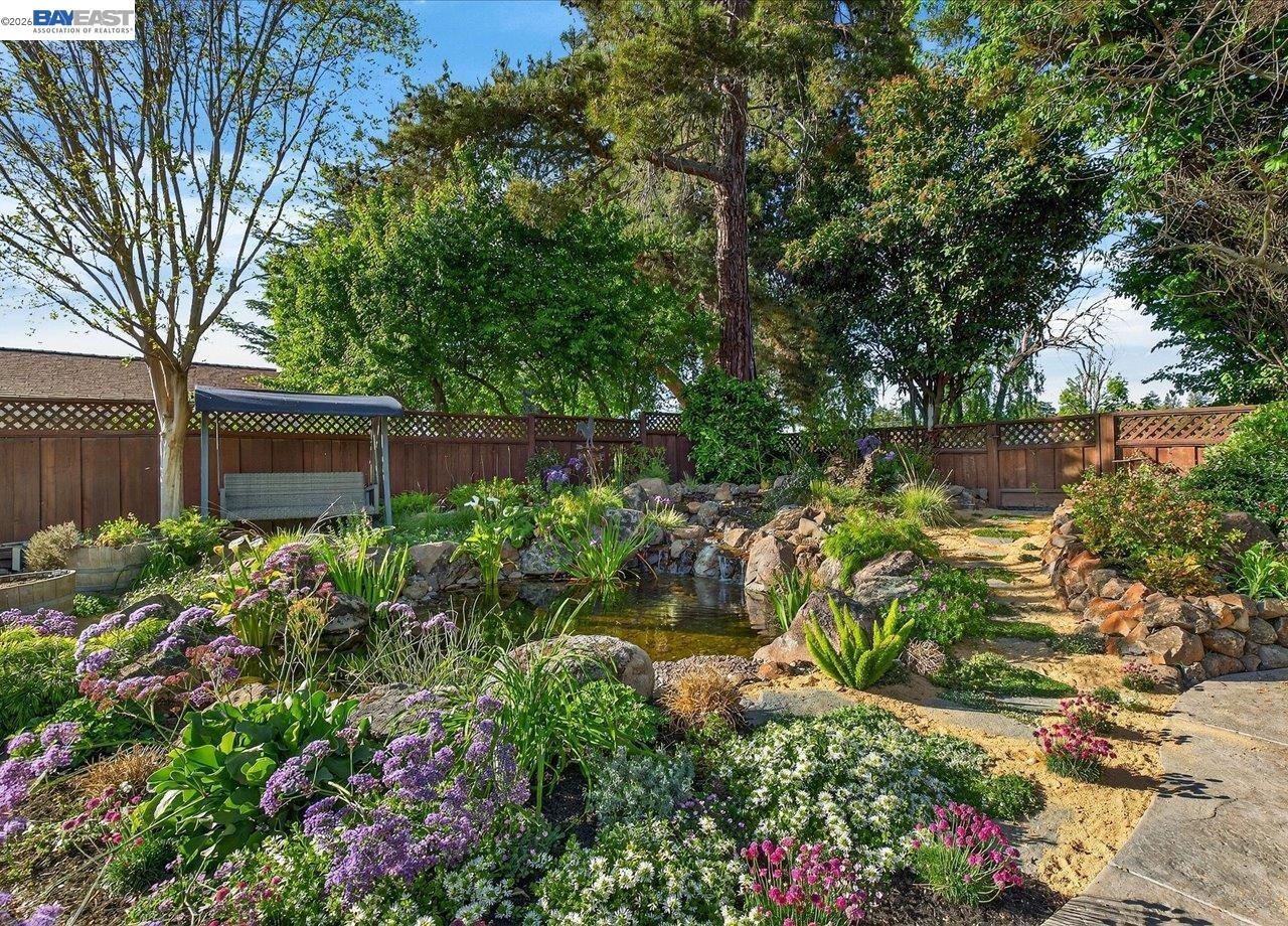 147 Winged Foot Pl