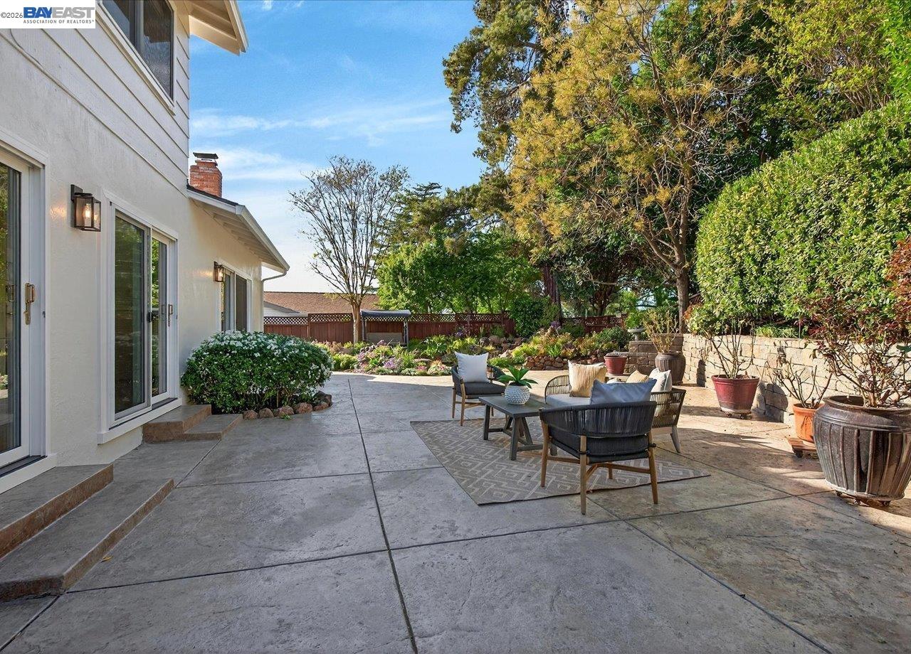 147 Winged Foot Pl