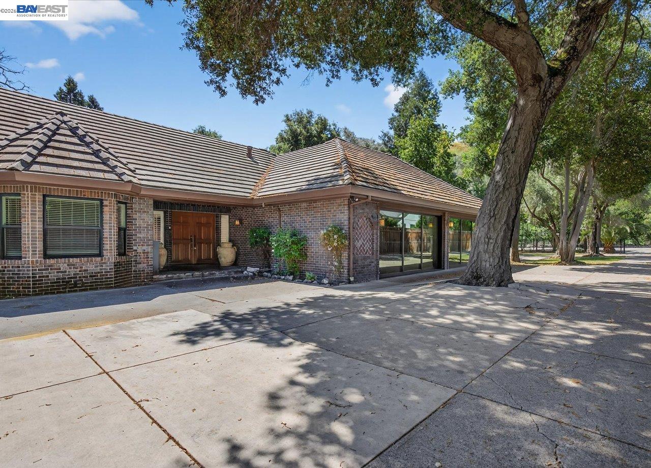 227 Kilkare Rd
