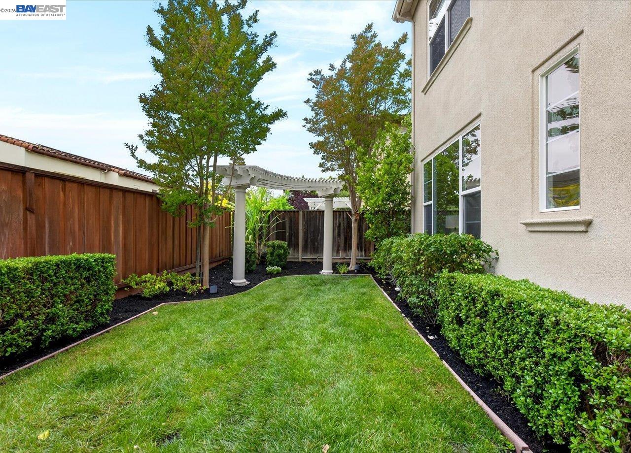 8148 Briar Oaks Dr