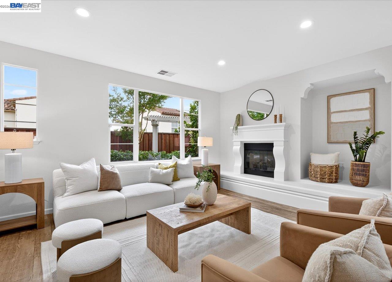8148 Briar Oaks Dr
