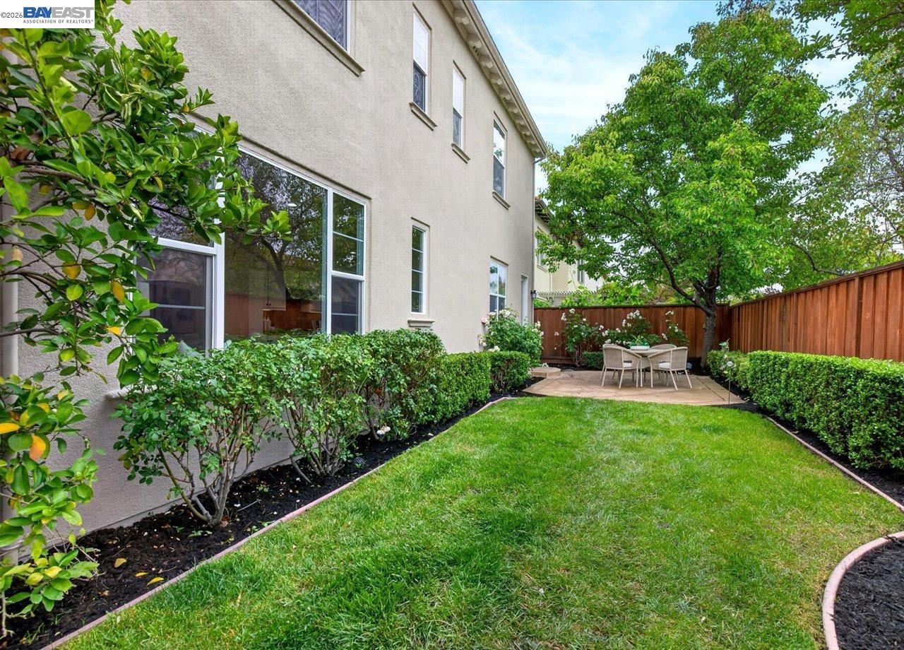8148 Briar Oaks Dr