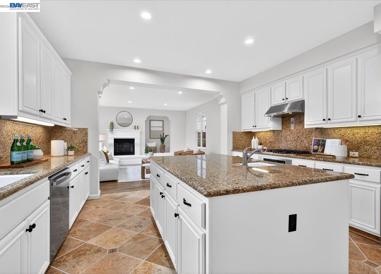 8148 Briar Oaks Dr