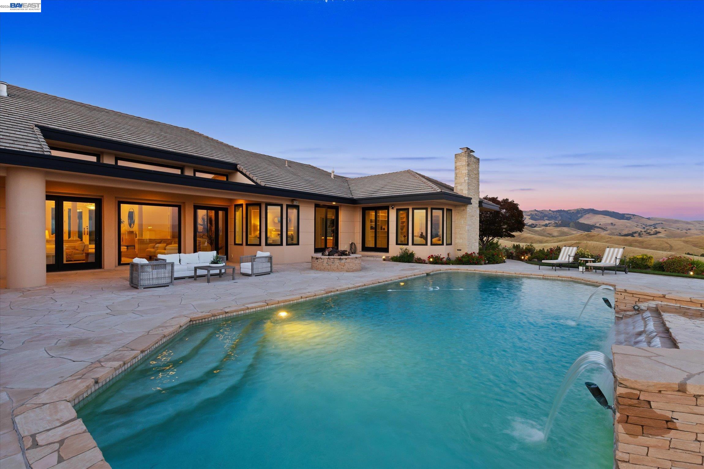 3301 Deer Hollow Dr