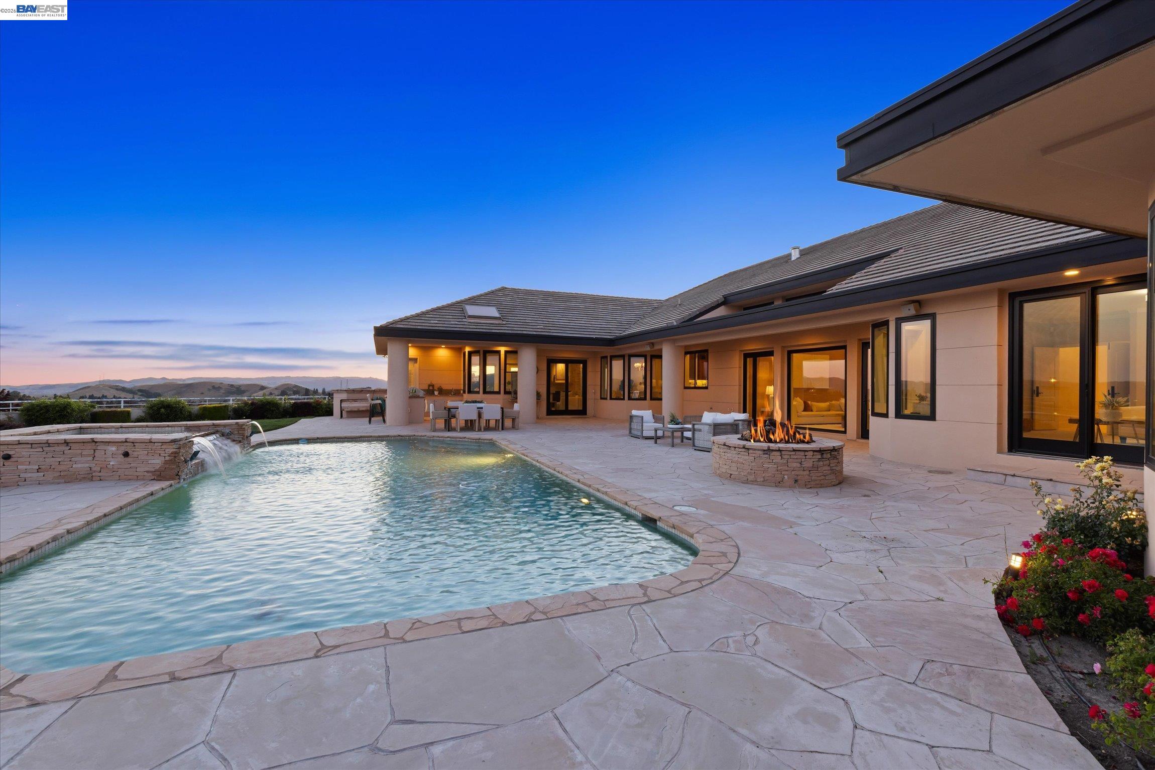 3301 Deer Hollow Dr