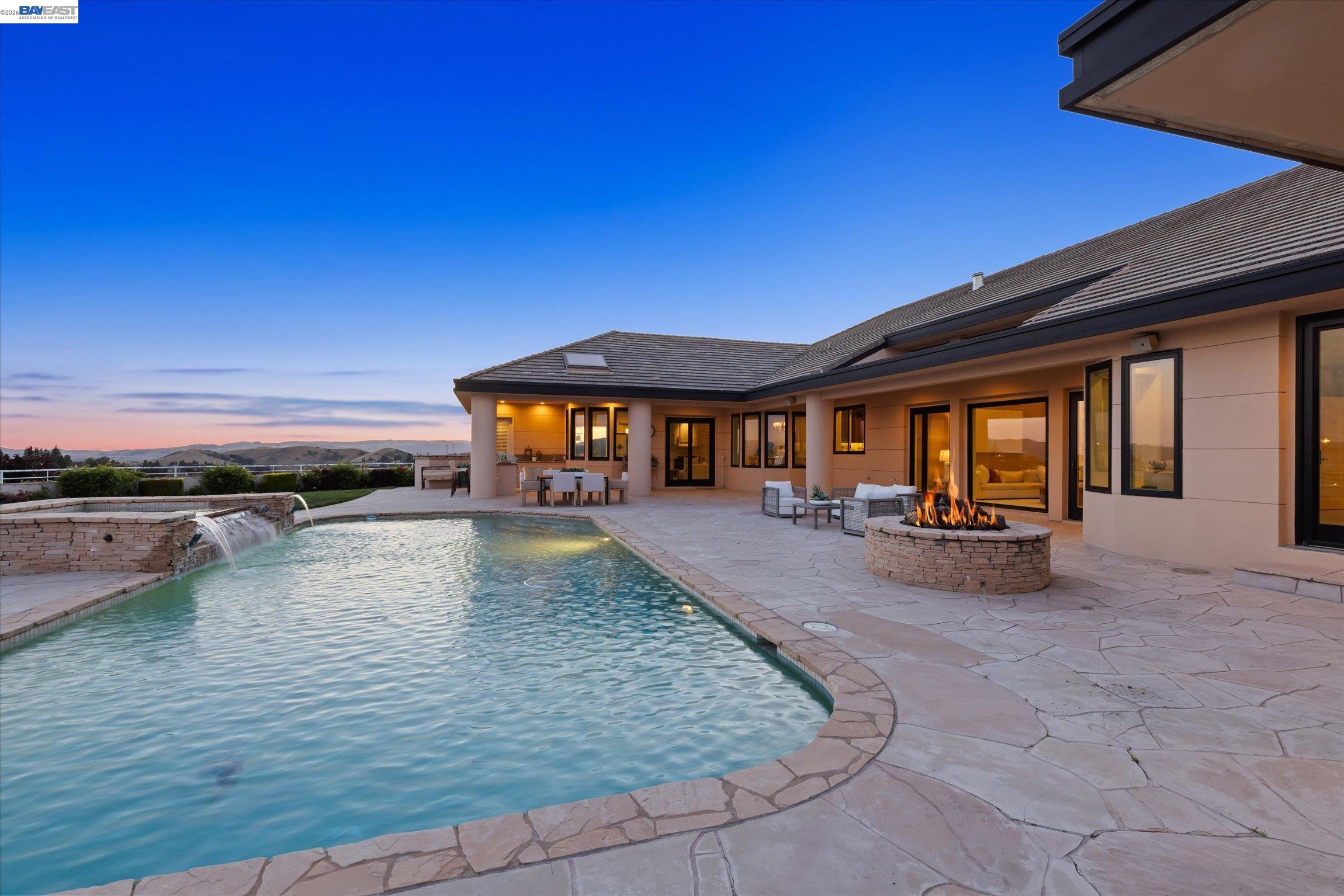 3301 Deer Hollow Dr