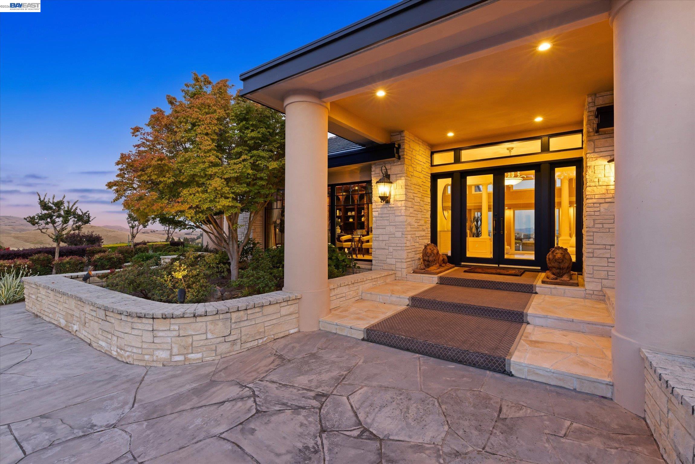 3301 Deer Hollow Dr