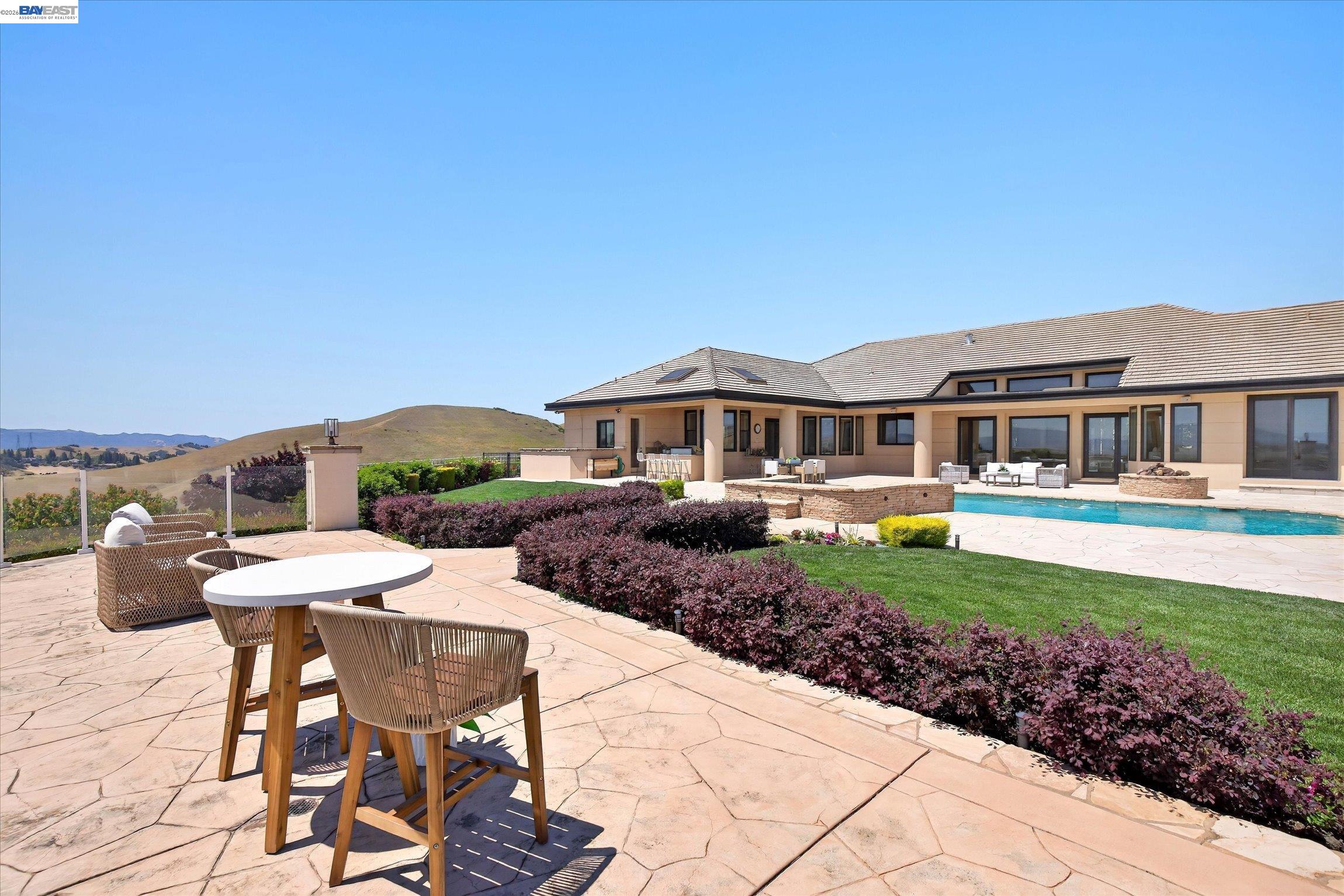 3301 Deer Hollow Dr