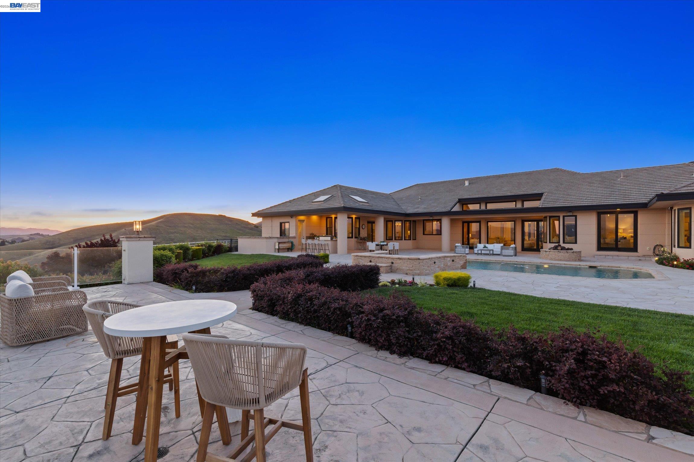 3301 Deer Hollow Dr