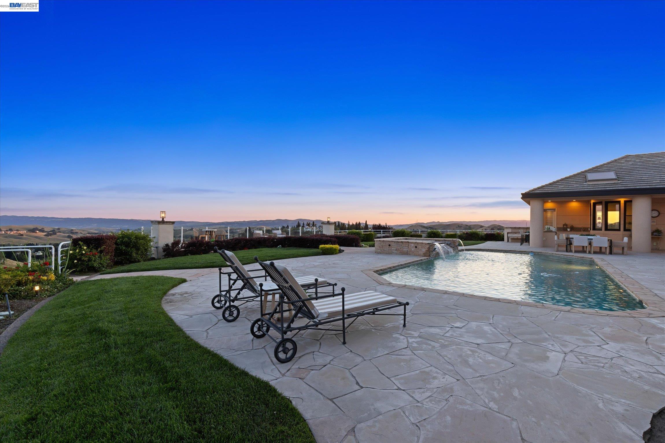 3301 Deer Hollow Dr