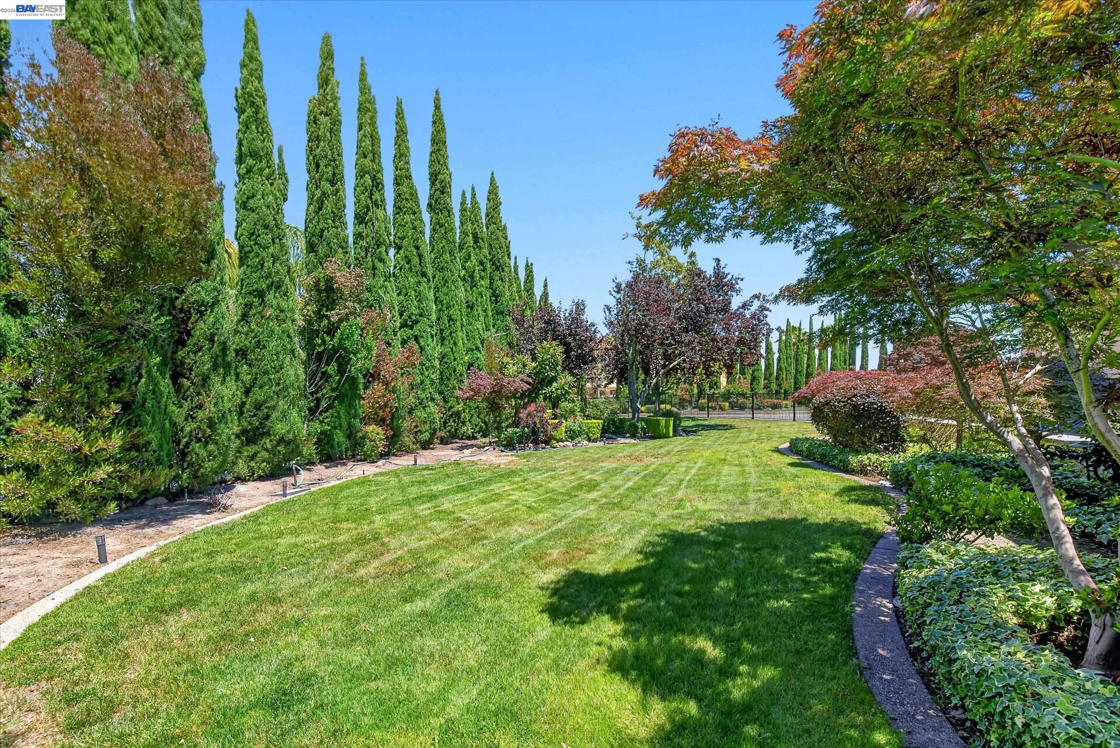 3301 Deer Hollow Dr