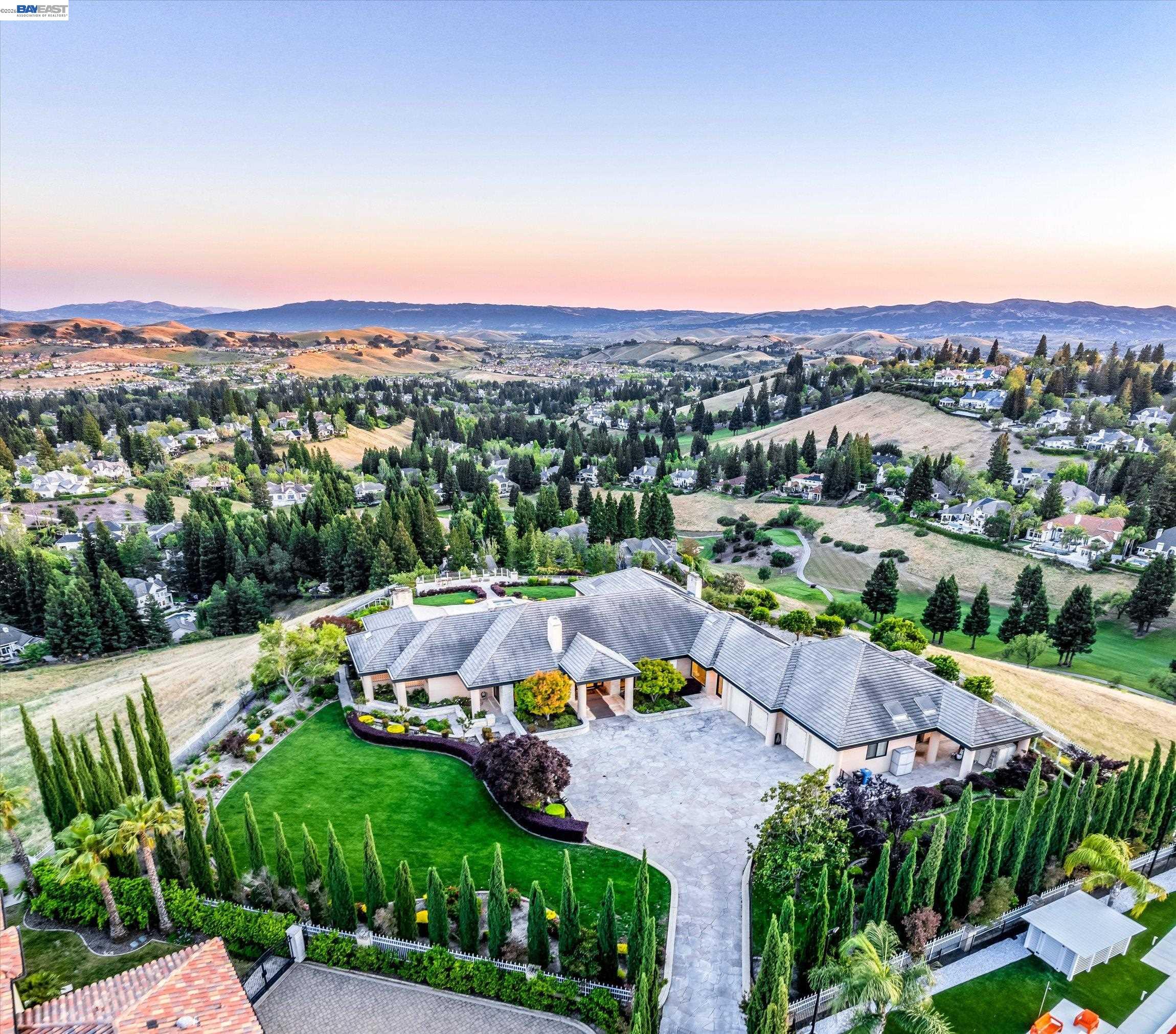 3301 Deer Hollow Dr