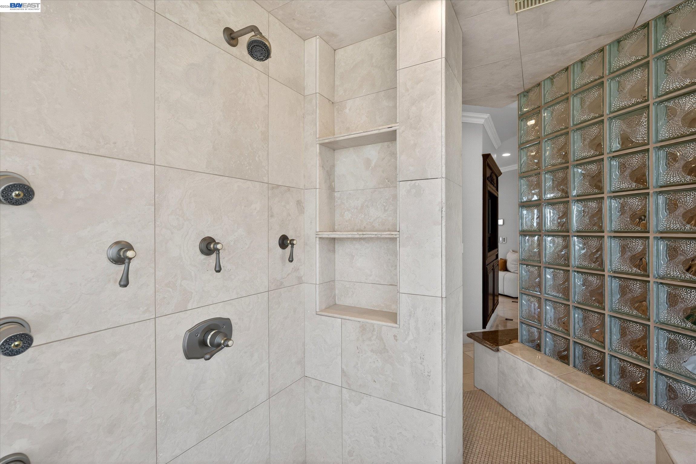 3301 Deer Hollow Dr