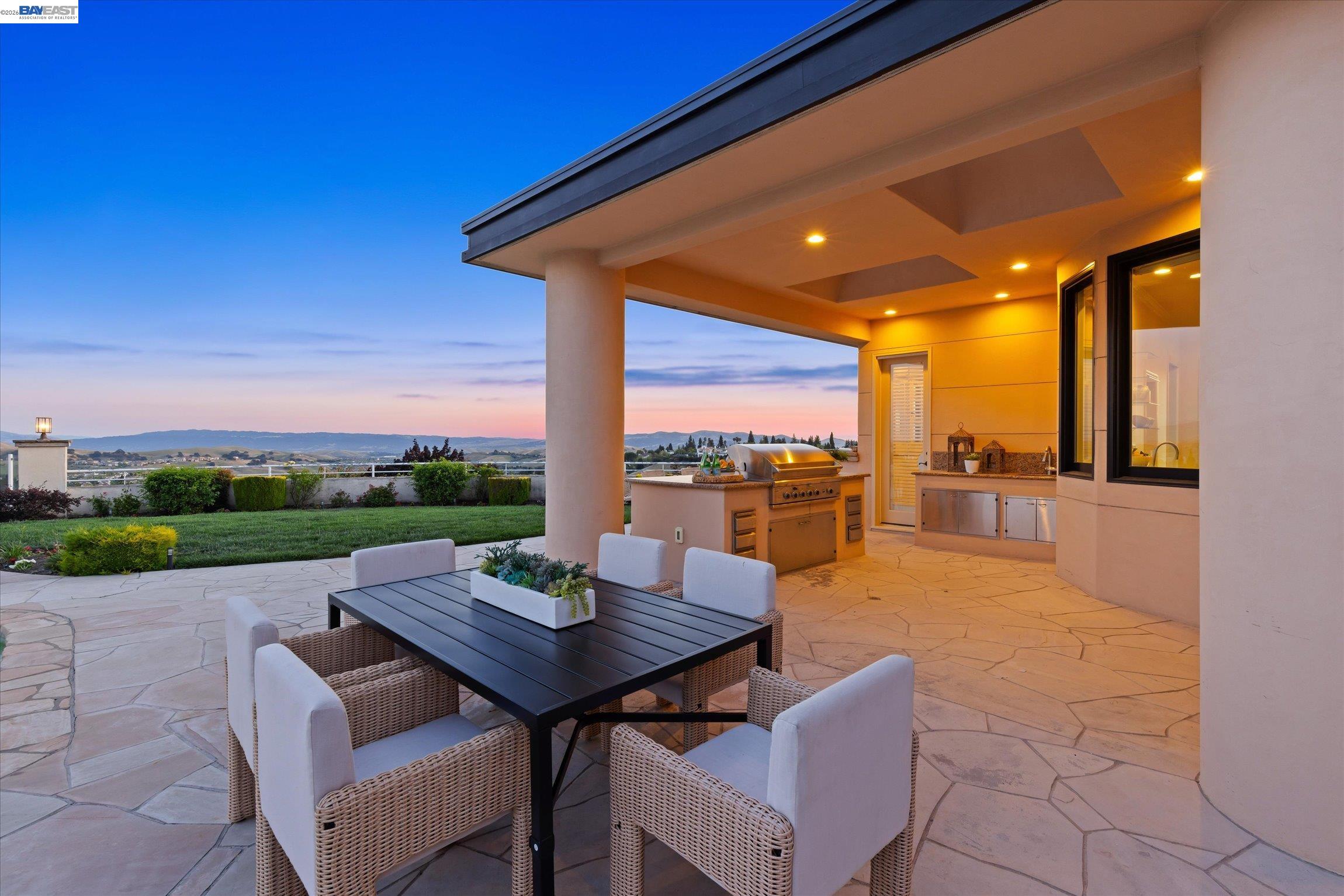 3301 Deer Hollow Dr