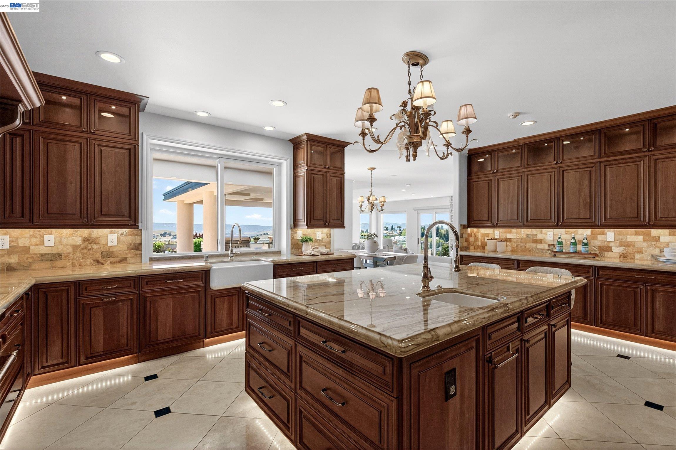 3301 Deer Hollow Dr