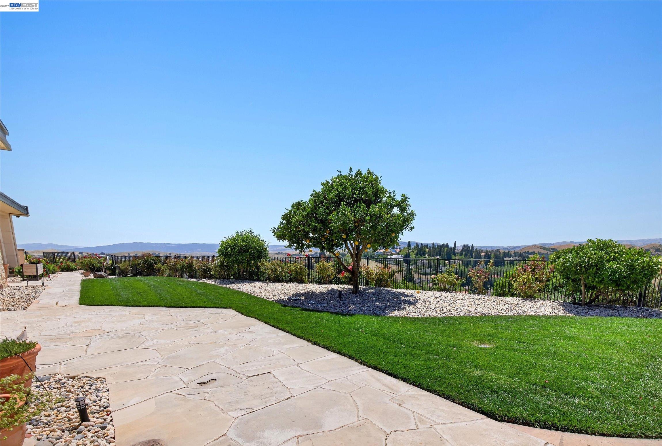 3301 Deer Hollow Dr