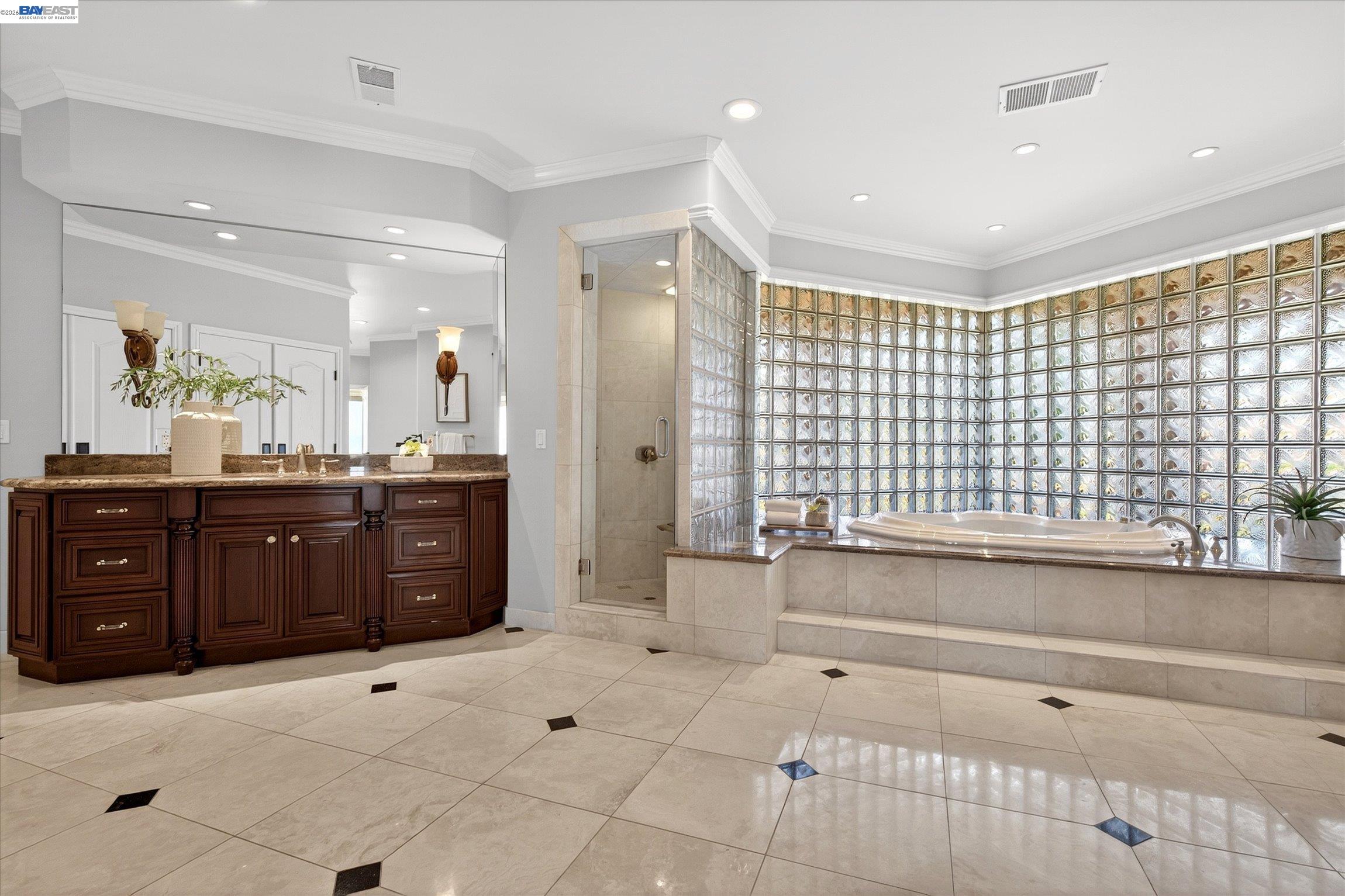 3301 Deer Hollow Dr