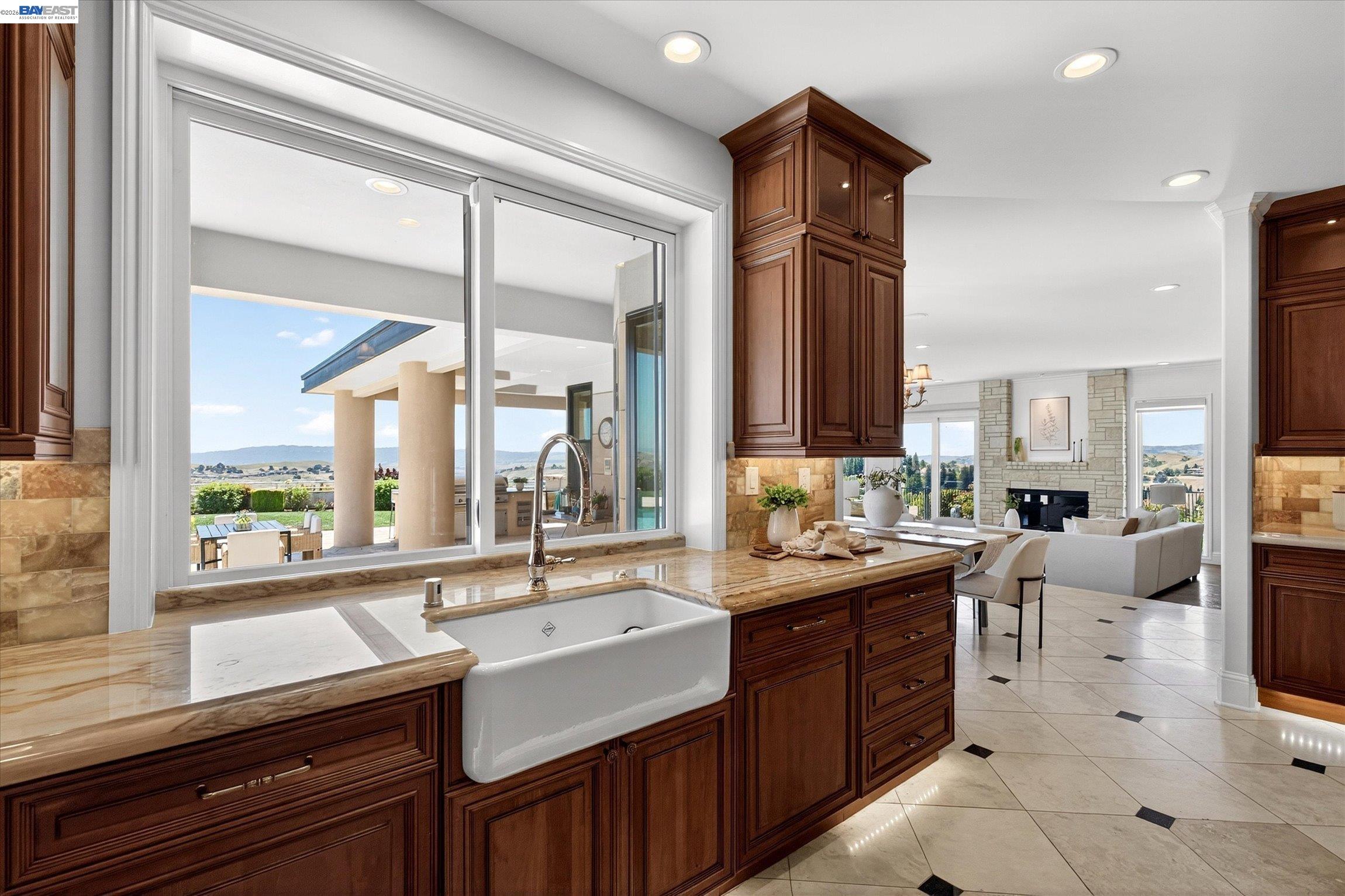 3301 Deer Hollow Dr
