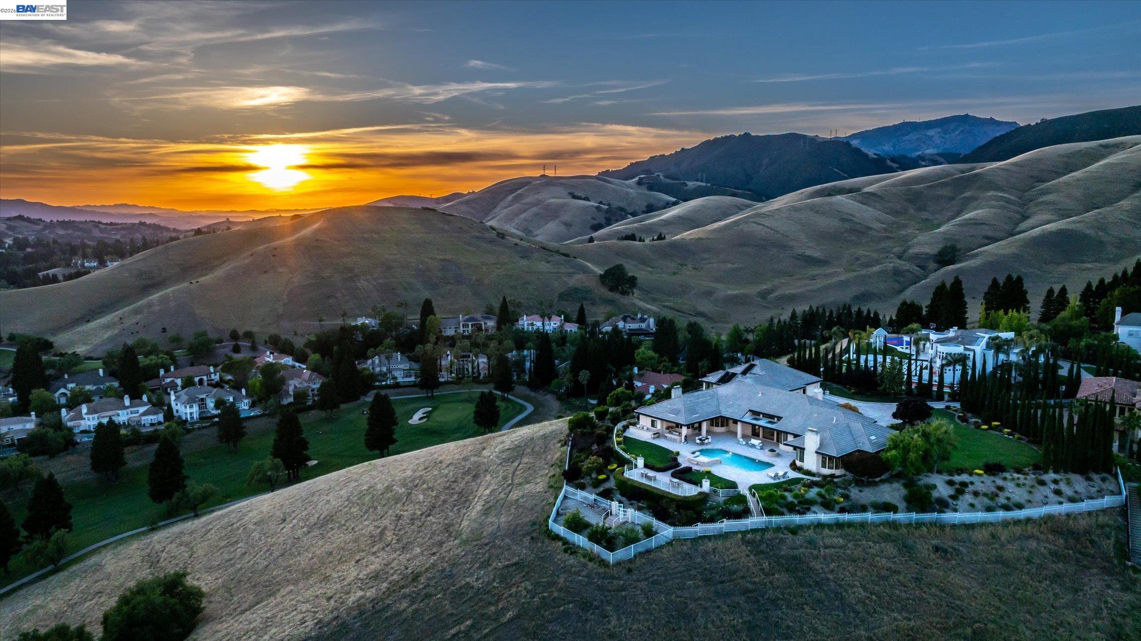 3301 Deer Hollow Dr