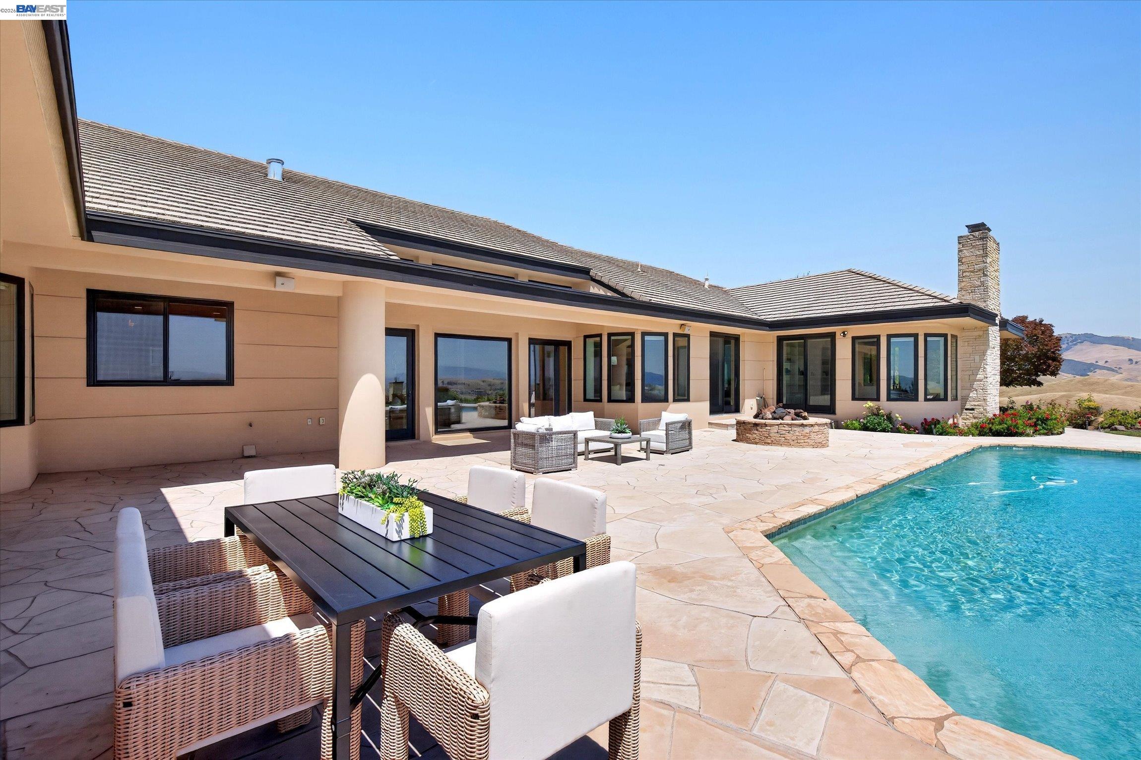 3301 Deer Hollow Dr