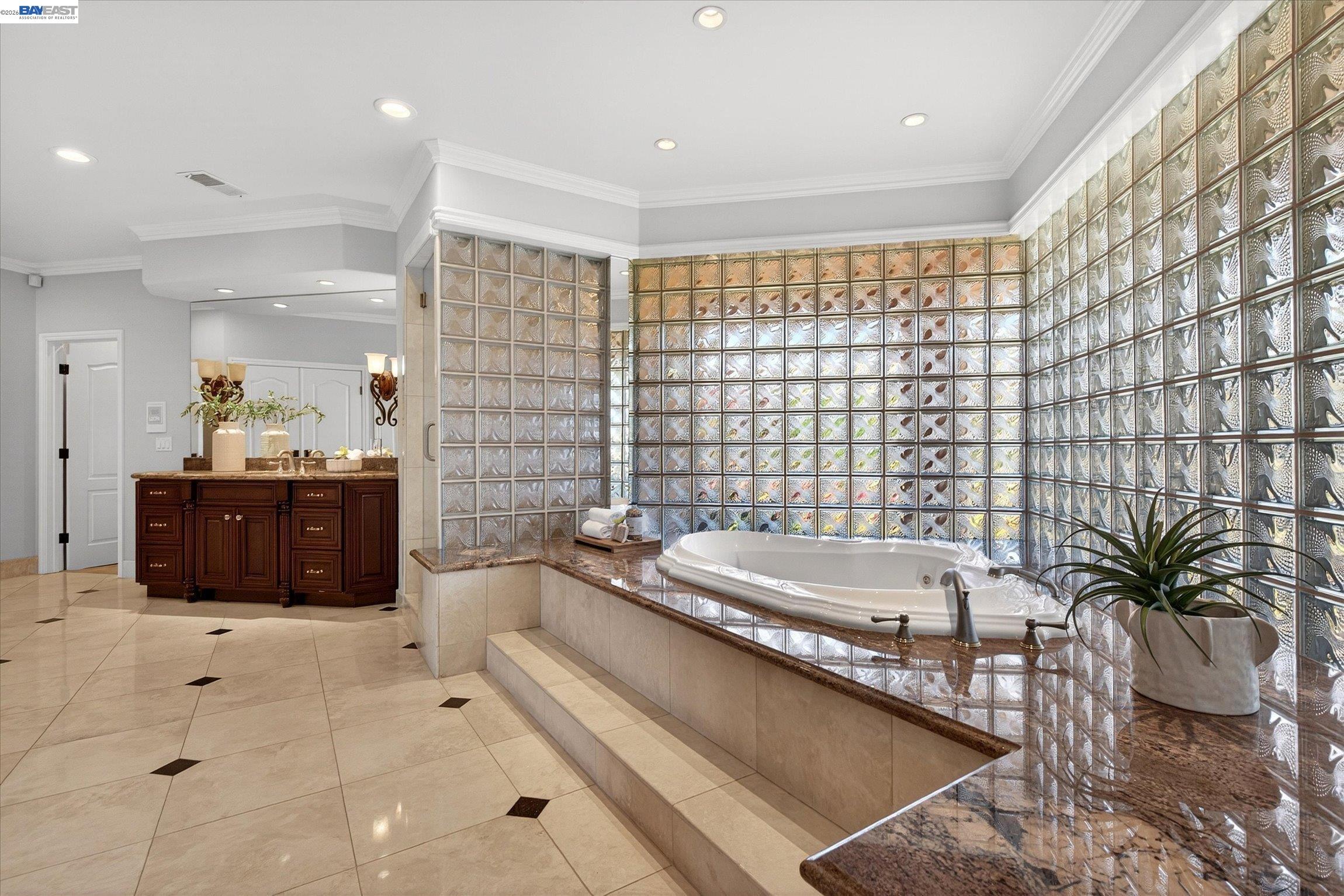 3301 Deer Hollow Dr
