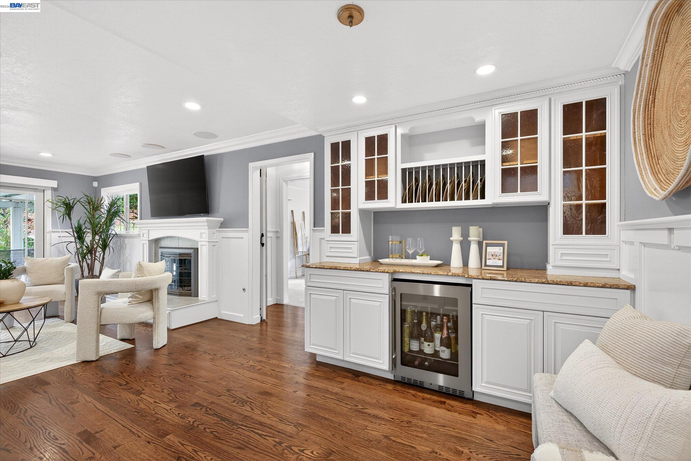 184 Lowell Dr