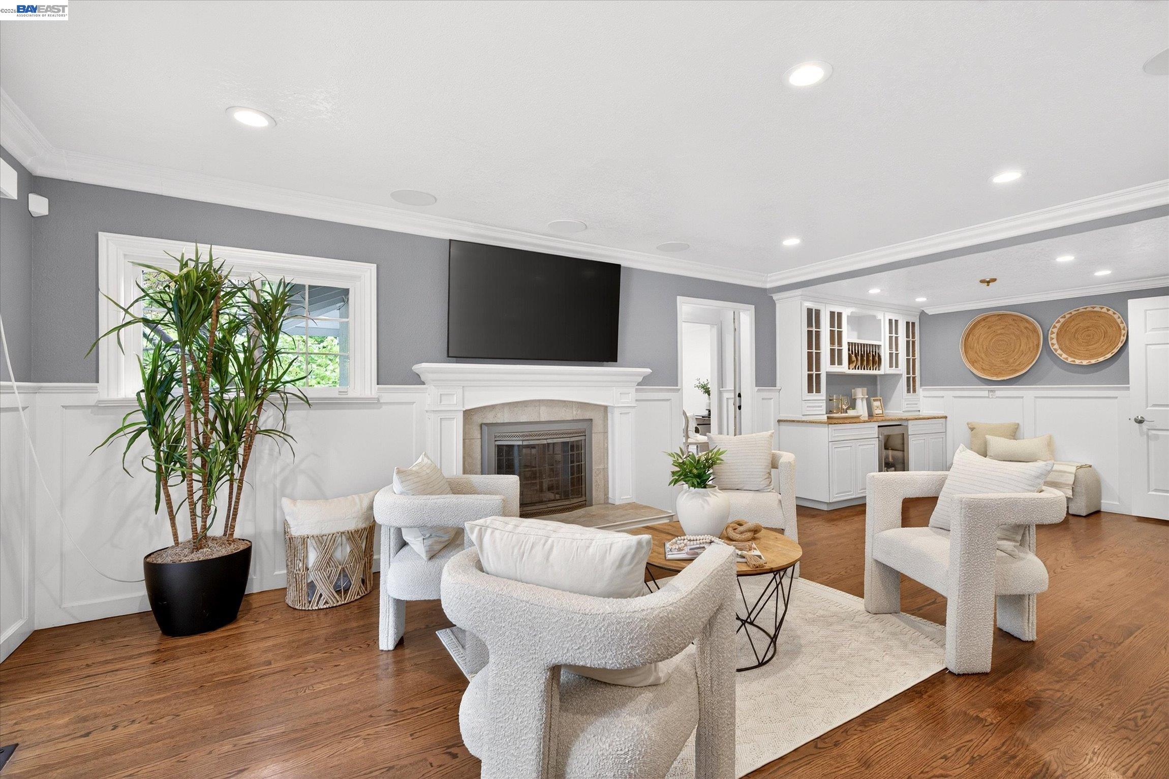 184 Lowell Dr