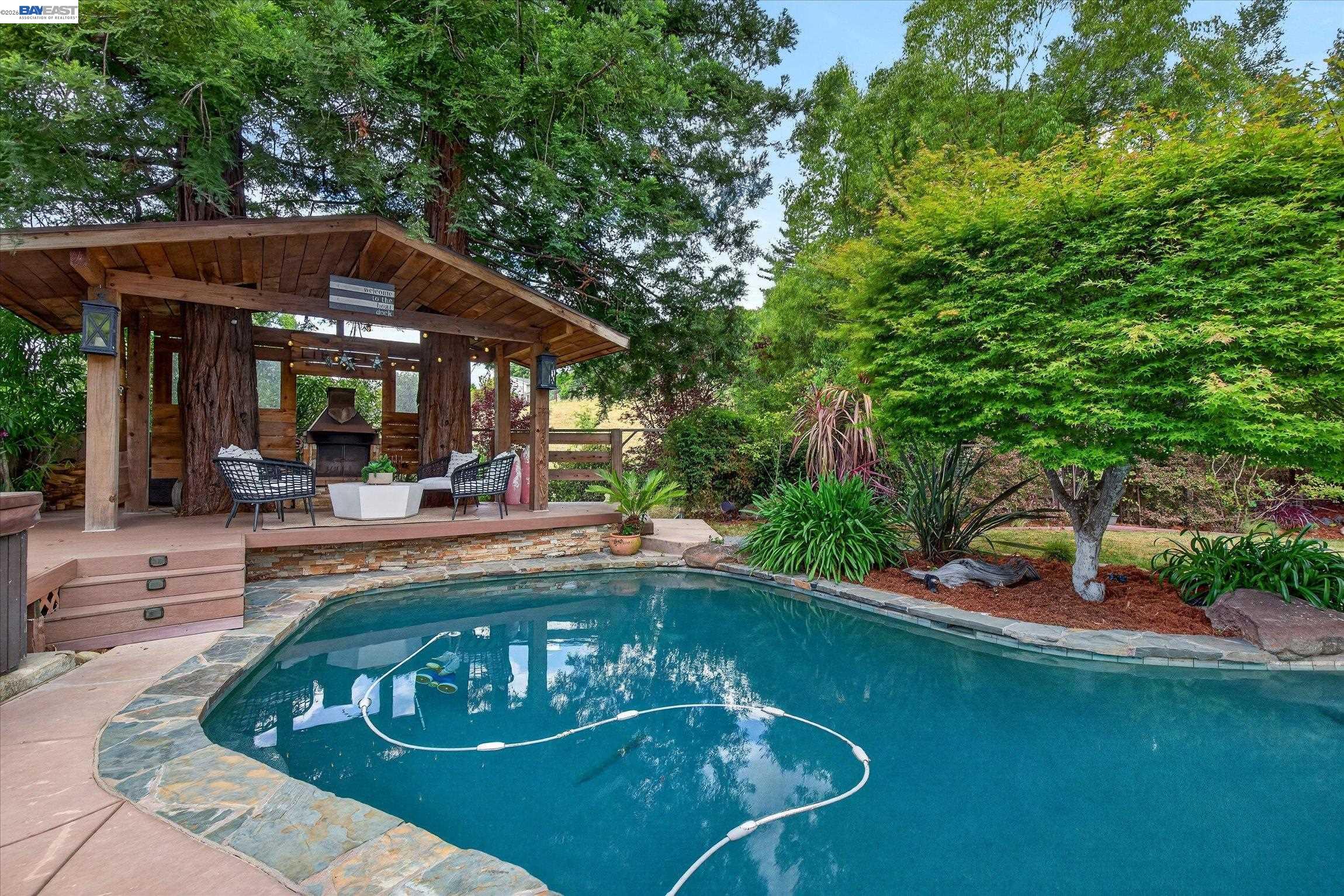 184 Lowell Dr