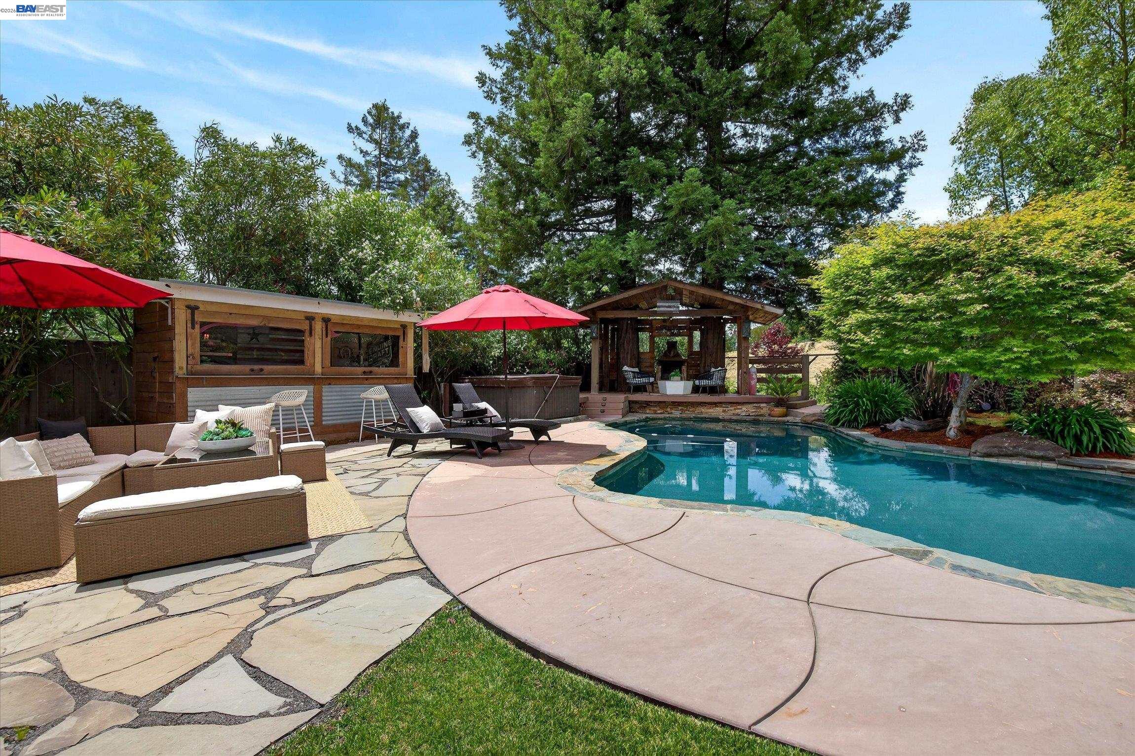 184 Lowell Dr